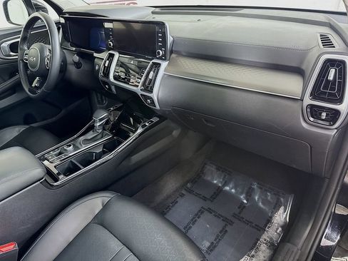 Certified 2023 Kia Sorento SX AWD/4WD image 34