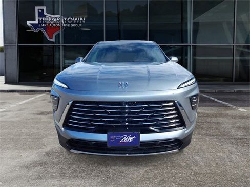 Used 2025 Buick Enclave Preferred image 9