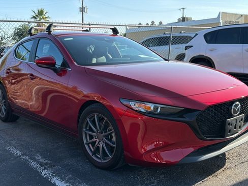 Used 2019 MAZDA MAZDA3 Hatchback w/ Preferred Package FWD image 20