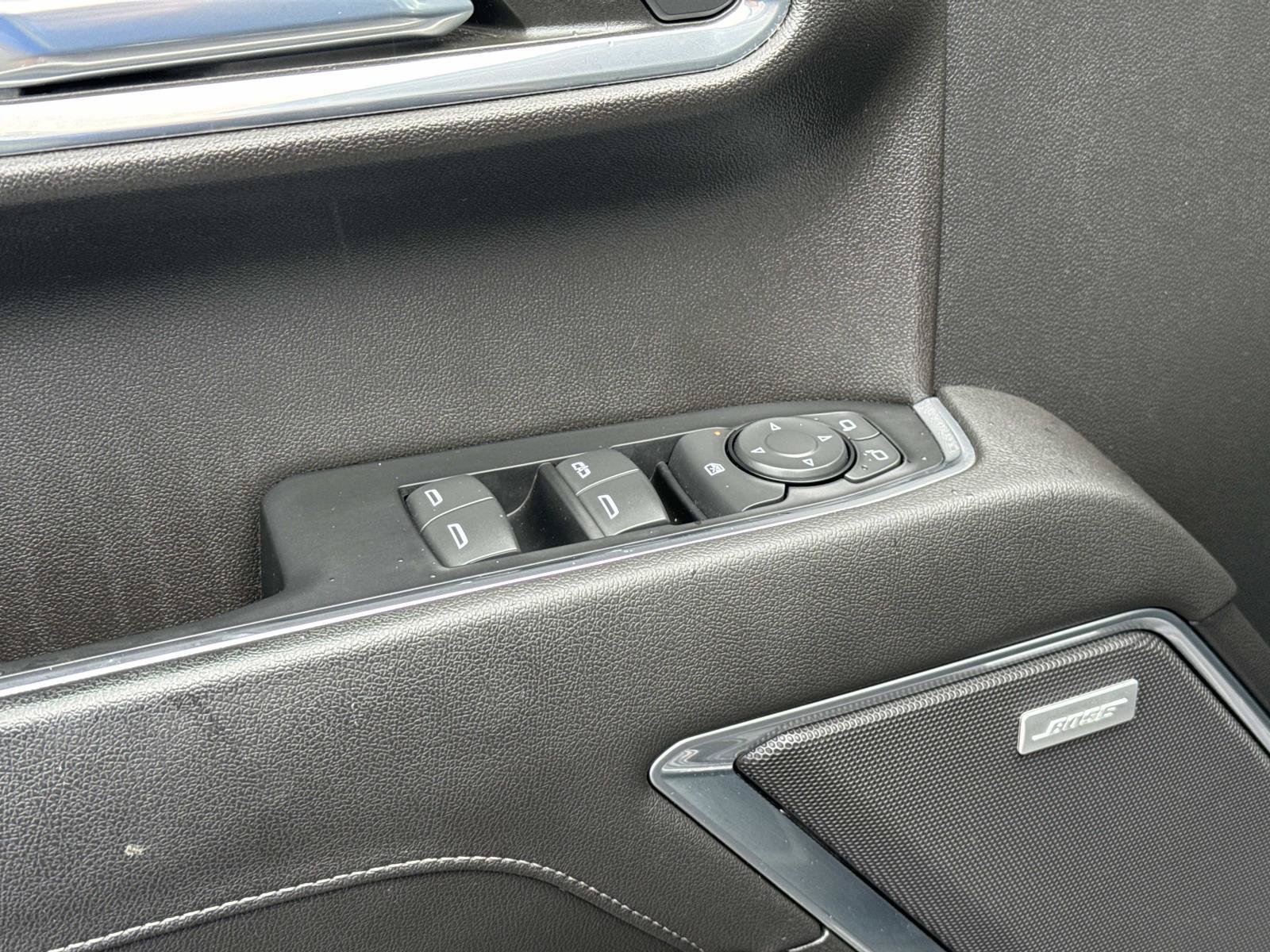 Used 2022 Chevrolet Silverado 1500 LT Trail Boss w/ LT Trail Boss Premium Package AWD/4WD image 11