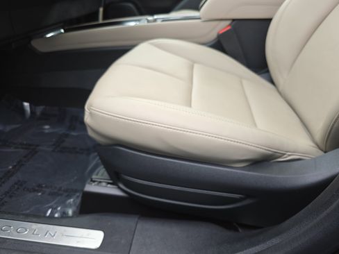 New 2026 Lincoln Corsair Reserve FWD image 26