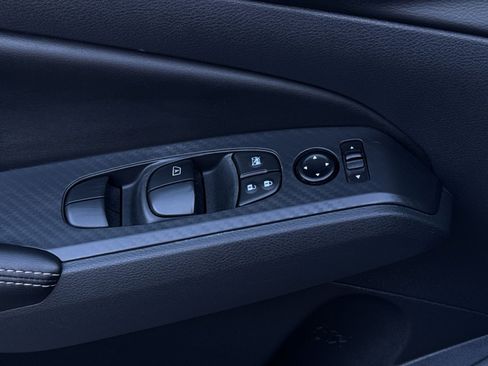 Used 2025 Nissan Altima 2.5 SV image 15