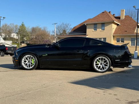 Used 2013 Ford Mustang GT Premium image 6