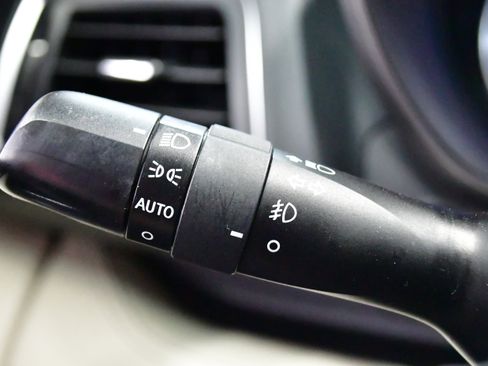 Used 2022 Subaru Ascent Limited w/ Technology Package image 41