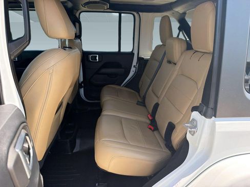 Used 2018 Jeep Wrangler Unlimited Sahara AWD/4WD image 23
