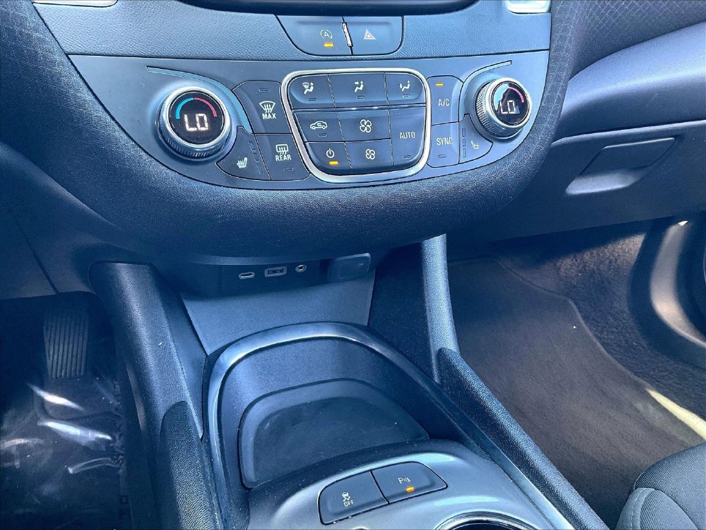 Used 2025 Chevrolet Malibu LT FWD image 24