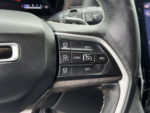Used 2021 Jeep Grand Cherokee L Limited AWD/4WD image 11