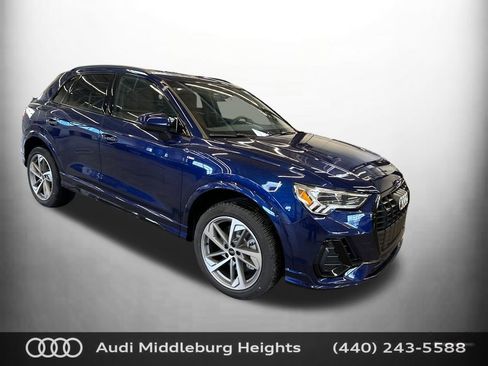 Used 2025 Audi Q3 2.0T Premium w/ Convenience Plus Package AWD/4WD image 1