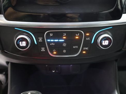 Used 2020 Chevrolet Traverse LS AWD/4WD image 31