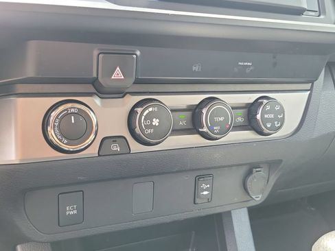 Used 2019 Toyota Tacoma SR w/ SR Convenience Package AWD/4WD image 28
