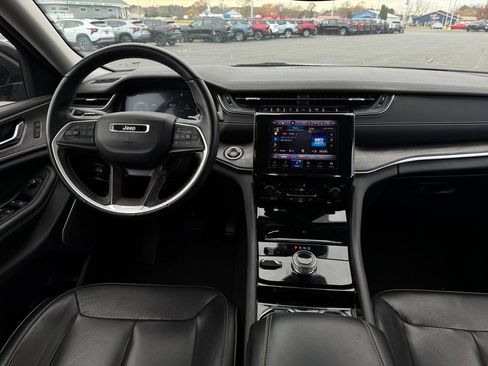 Used 2022 Jeep Grand Cherokee L Limited image 11