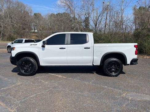 Used 2024 Chevrolet Silverado 1500 ZR2 w/ Dark Appearance Package AWD/4WD image 2