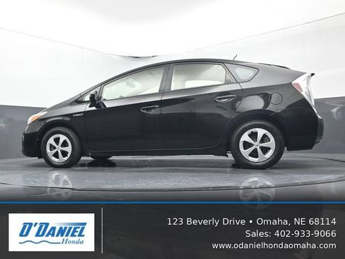 Used 2013 Toyota Prius Three w/ Solar Roof Pkg FWD image 10