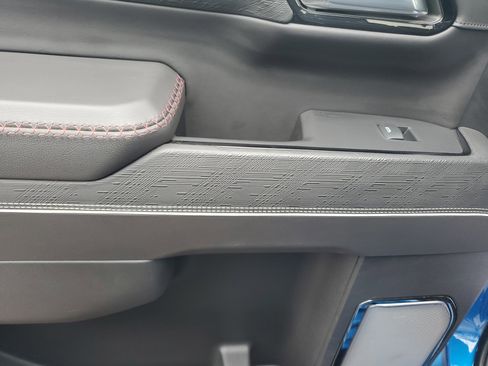 Used 2024 GMC Sierra 1500 AT4X image 32