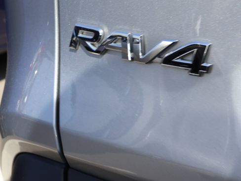 Used 2025 Toyota RAV4 XLE image 59