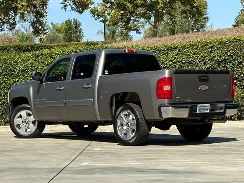 Used 2009 Chevrolet Silverado 1500 LT w/ Regional Value Package RWD image 2