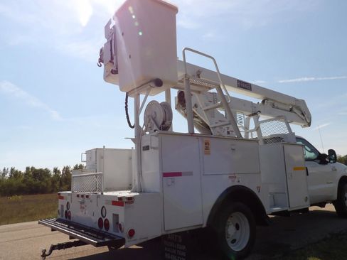 Used 2007 Ford F550 2WD Regular Cab Super Duty image 9