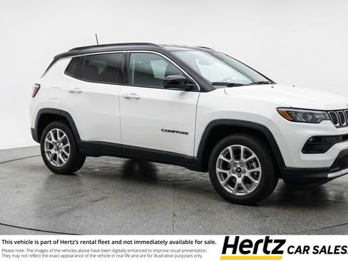 Used 2025 Jeep Compass Limited image 1