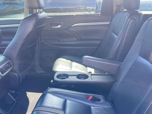 Used 2019 Toyota Highlander SE AWD/4WD image 36