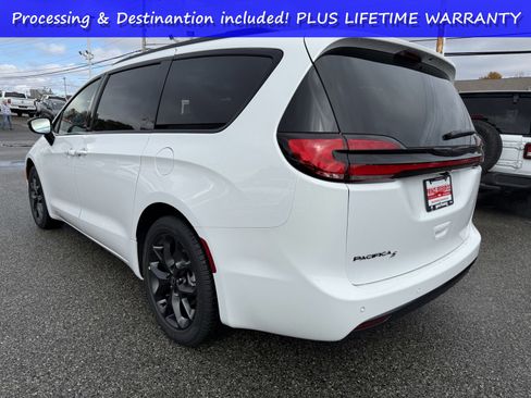 New 2026 Chrysler Pacifica Select FWD image 5