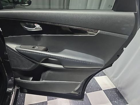 Used 2018 Kia Sorento AWD image 8