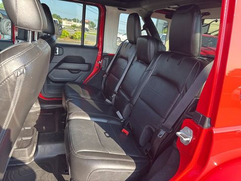 Used 2021 Jeep Wrangler Unlimited Sahara AWD/4WD image 20