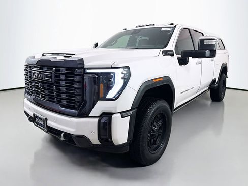 Used 2024 GMC Sierra 2500 Denali Ultimate w/ Max Trailering Package image 3