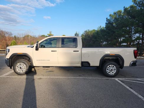New 2026 GMC Sierra 2500 Pro image 2