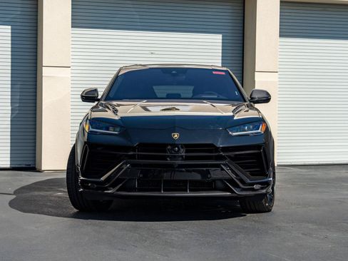 Used 2024 Lamborghini Urus Performante AWD/4WD image 2
