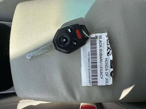 Used 2014 Subaru Legacy 2.5i Premium AWD/4WD image 34