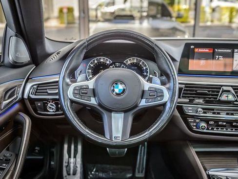 Used 2018 BMW 540i w/ M Sport Package RWD image 29