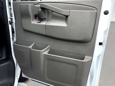 Used 2024 GMC Savana 2500 w/ Driver Convenience Package RWD image 9