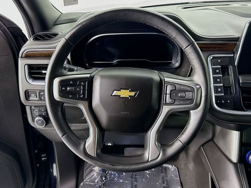 Used 2023 Chevrolet Suburban Premier image 11