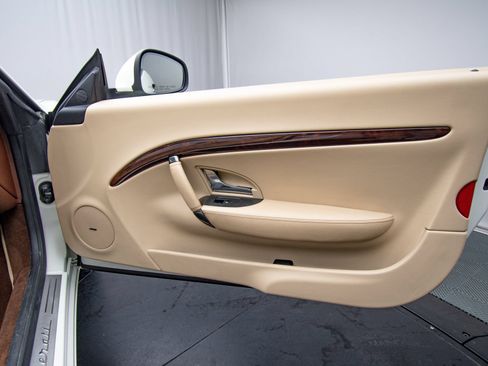 Used 2013 Maserati GranTurismo Sport RWD image 40