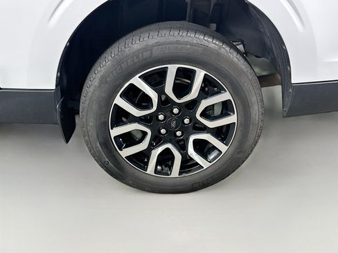 Used 2023 Ford Maverick Lariat w/ Equipment Group 500A Standard image 10