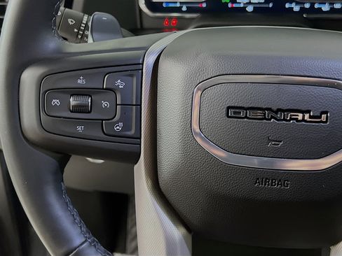 Used 2025 GMC Sierra 1500 Denali w/ Denali Reserve Package AWD/4WD image 18