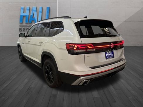 New 2026 Volkswagen Atlas Peak Edition AWD/4WD image 3