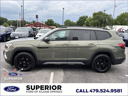 Used 2025 Volkswagen Atlas Peak Edition SE AWD/4WD image 12