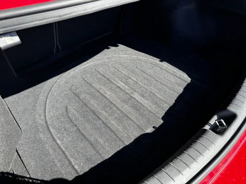 Used 2017 Hyundai Elantra Limited image 5