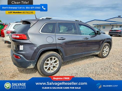 Used 2016 Jeep Cherokee Latitude w/ Cold Weather Group AWD/4WD image 4