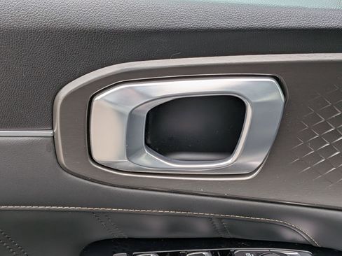 Used 2022 Kia Sorento SX FWD image 12