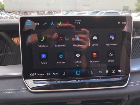 New 2025 Volkswagen Tiguan SE AWD/4WD image 23