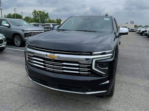 New 2025 Chevrolet Suburban Premier image 5