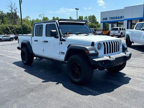 Used 2020 Jeep Gladiator Sport w/ Quick Order Package 24S image 2