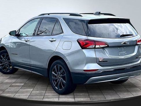 Used 2023 Chevrolet Equinox RS AWD/4WD image 2