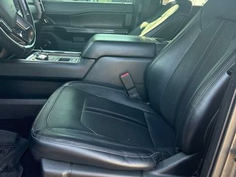 Used 2019 Ford Expedition Max Limited RWD image 11