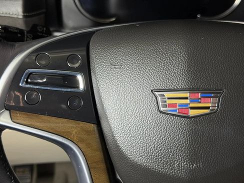 Used 2019 Cadillac Escalade Luxury AWD/4WD image 38