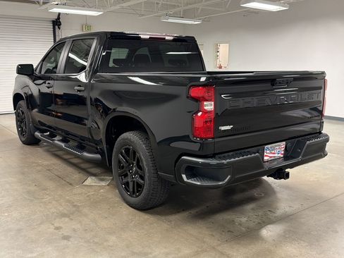 Used 2024 Chevrolet Silverado 1500 Custom w/ Turbomax Blackout Package RWD image 2