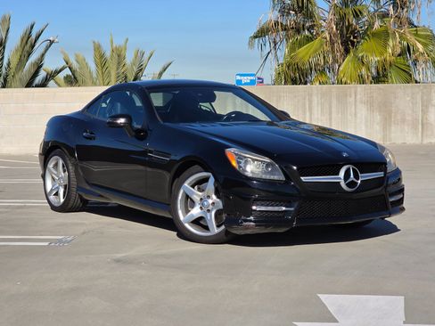 Used 2013 Mercedes-Benz SLK 250 w/ Premium I Pkg image 40