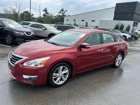 Used 2014 Nissan Altima 2.5 SL w/ Technology Package FWD image 3